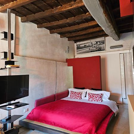 Vm Siro Comi Apartment Pavia Luaran gambar