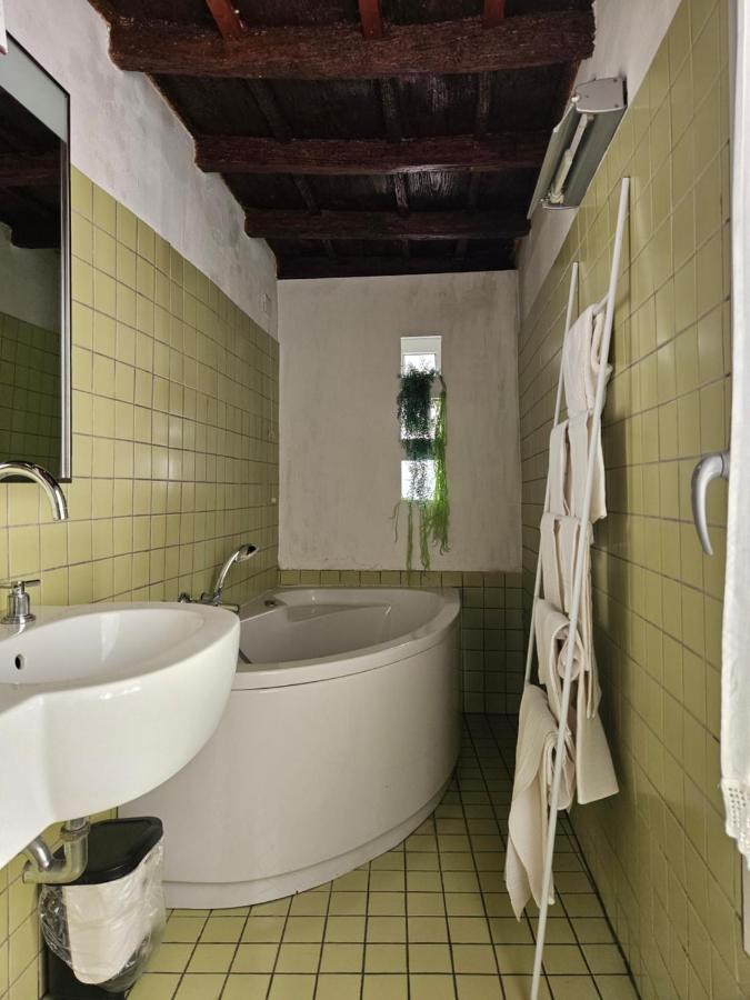 Vm Siro Comi Apartment Pavia Luaran gambar