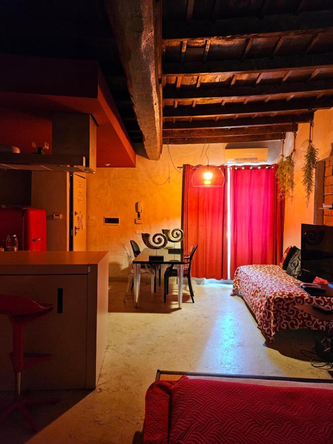 Vm Siro Comi Apartment Pavia Luaran gambar
